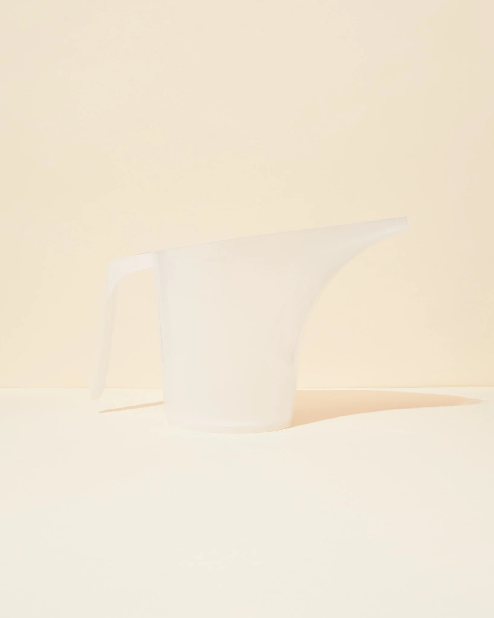 2lb plastic pouring pitcher